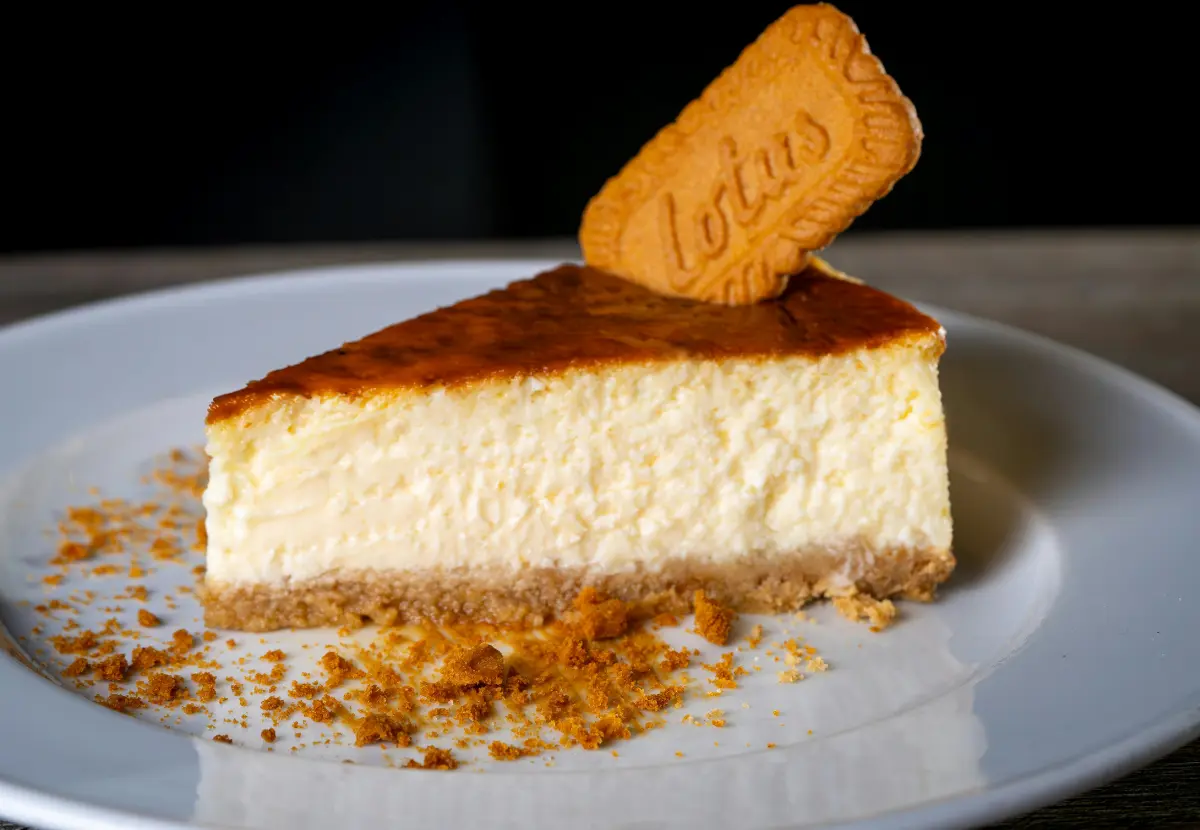 cinnamon bun cheesecake